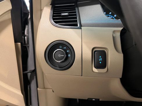 Used 2015 Ford Taurus SE image 15