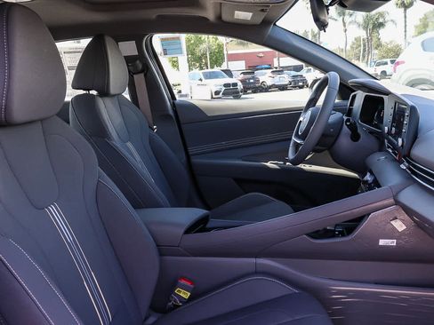 New 2026 Hyundai Elantra SEL Sport FWD image 23