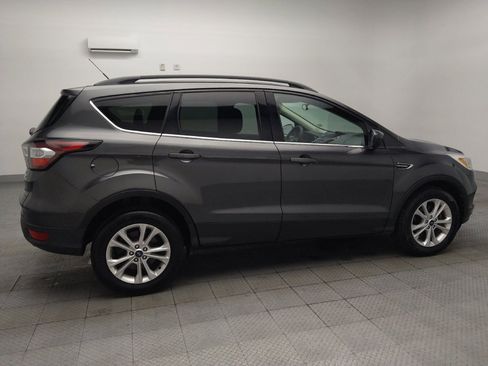 Used 2018 Ford Escape SE FWD image 10
