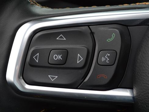 Used 2023 Jeep Wrangler Unlimited Sahara image 30