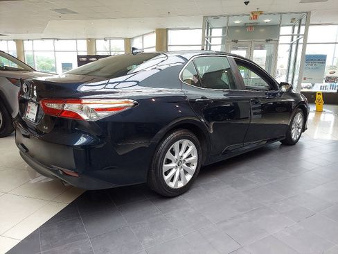 Used 2019 Toyota Camry LE image 6