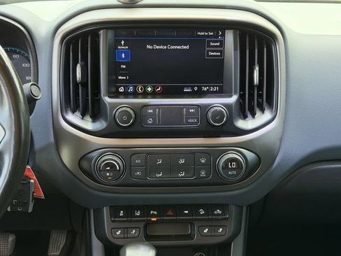 Used 2022 Chevrolet Colorado Z71 w/ Safety Package RWD image 17