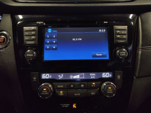 Used 2017 Nissan Rogue SL w/ SL Premium Package FWD image 25