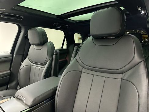 Certified 2025 Land Rover Range Rover Sport AWD/4WD image 9