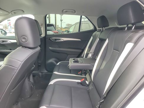 Certified 2025 Buick Envision Sport Touring image 9