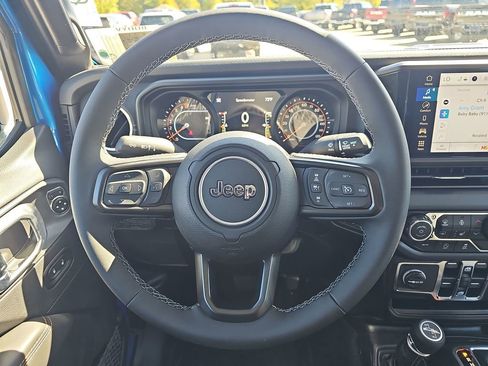 New 2025 Jeep Gladiator Sport image 14