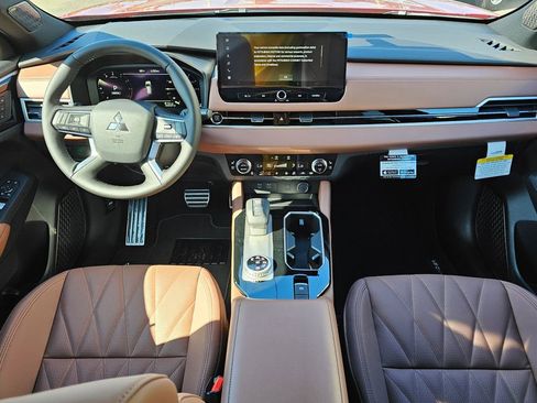 New 2025 Mitsubishi Outlander SEL image 6