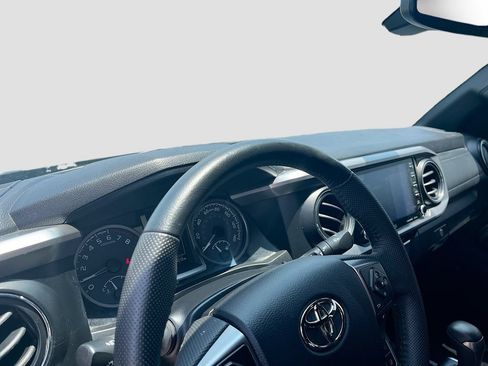 Used 2023 Toyota Tacoma Limited w/ Nightshade Package AWD/4WD image 9