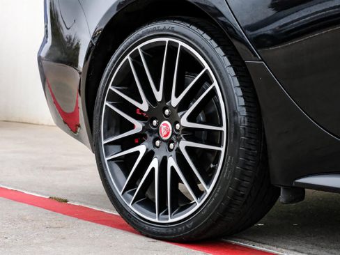 Used 2017 Jaguar XF S image 49