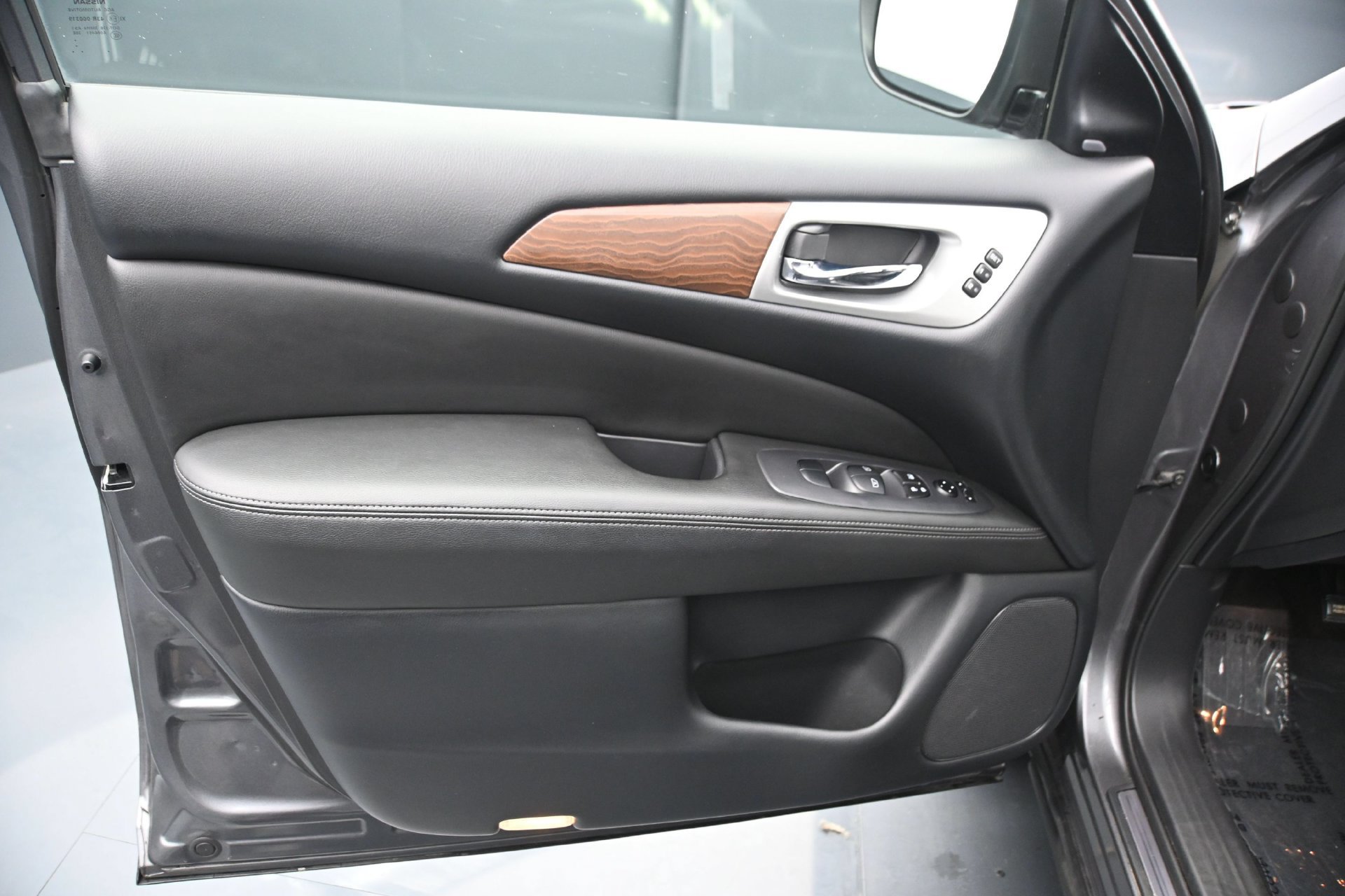 Used 2019 Nissan Pathfinder Platinum AWD/4WD image 19