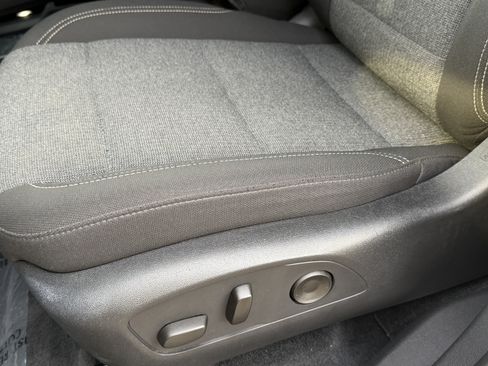 Used 2025 GMC Acadia Elevation image 15