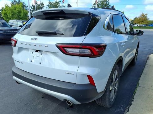 Used 2025 Ford Escape Platinum AWD/4WD image 4