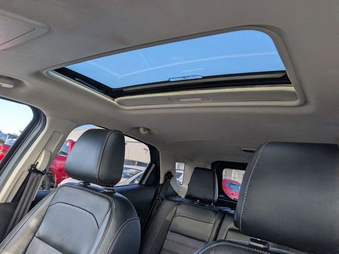 Used 2020 Ford EcoSport Titanium image 5