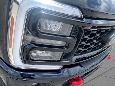 Used 2025 Ford F250 Lariat w/ Lariat Ultimate Package AWD/4WD image 28