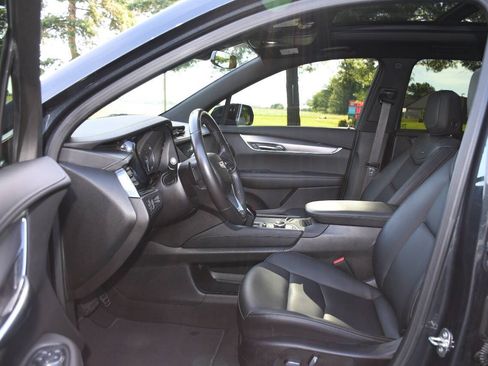 Used 2022 Cadillac XT6 Luxury AWD/4WD image 11