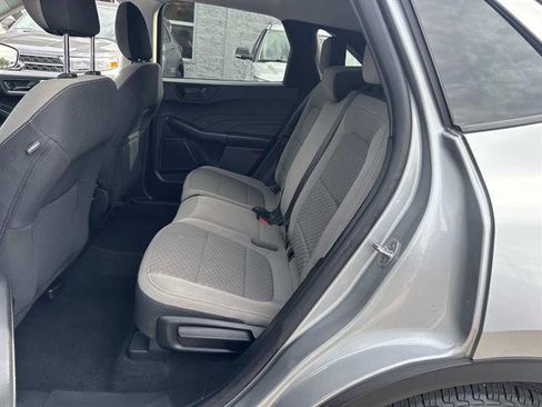 Used 2022 Ford Escape SE image 11