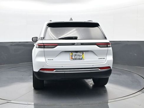 Used 2022 Jeep Grand Cherokee Limited w/ Trailer Tow Prep Group (B) image 6