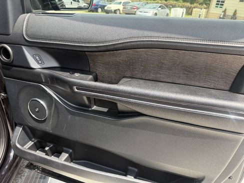 Used 2019 Ford Expedition Max Limited AWD/4WD image 31