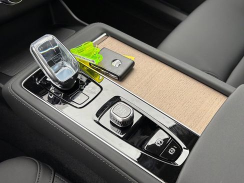 New 2026 Volvo XC90 B6 Plus image 15