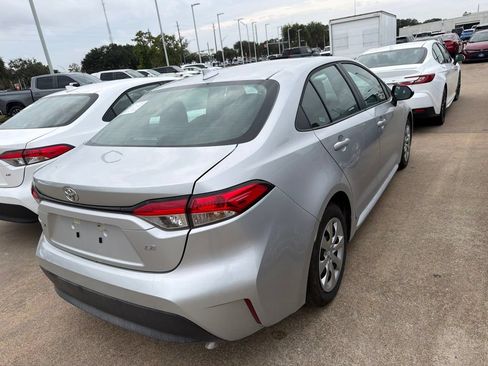 Used 2026 Toyota Corolla LE FWD image 5