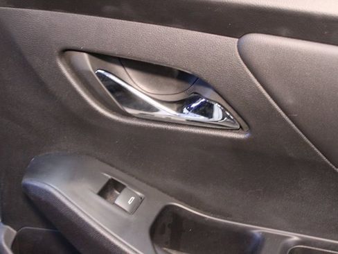 Used 2023 Chevrolet Traverse LT image 13