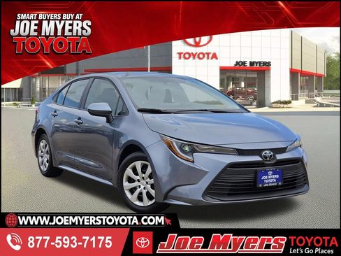 Used 2026 Toyota Corolla LE FWD image 1