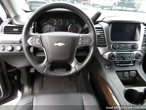 Used 2018 Chevrolet Tahoe LT w/ LT Signature Package AWD/4WD image 16