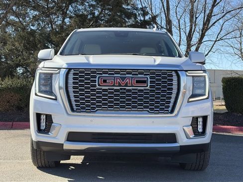 Used 2023 GMC Yukon XL Denali image 13