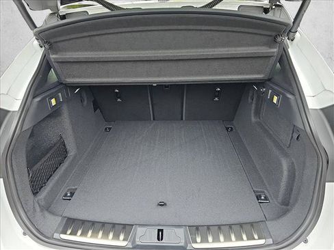 Used 2026 Jaguar F-PACE R-Dynamic S AWD/4WD image 9