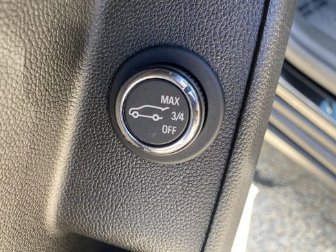 Used 2023 Chevrolet Traverse LT w/ LPO, Floor Liner Package AWD/4WD image 21