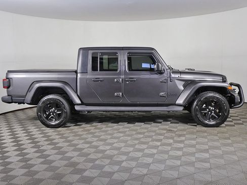 Used 2021 Jeep Gladiator Sport AWD/4WD image 16