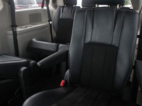 Used 2019 Dodge Grand Caravan SXT FWD image 19
