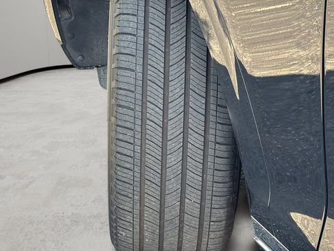 Used 2025 Genesis GV70 2.5T AWD/4WD image 45