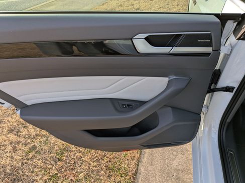 Used 2023 Volkswagen Arteon SEL Premium image 27