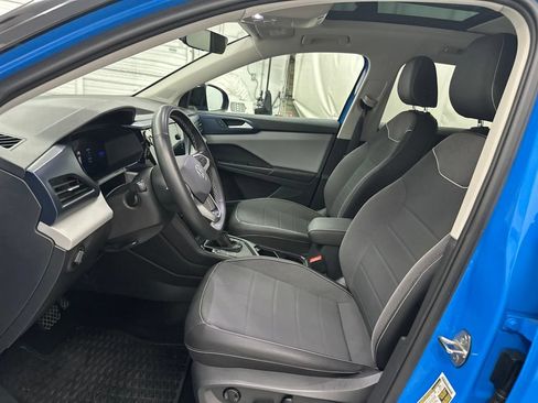 Used 2023 Volkswagen Taos SE w/ Panoramic Sunroof Package FWD image 22