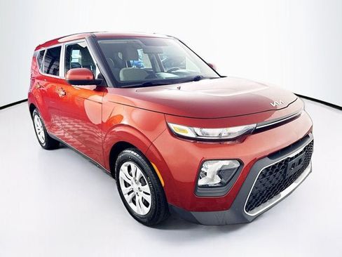 Used 2022 Kia Soul LX FWD image 3