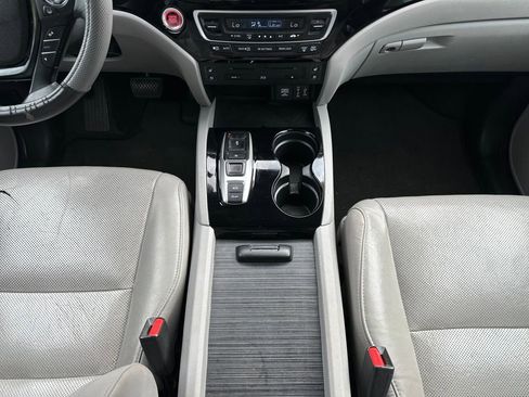 Used 2017 Honda Pilot Elite image 14