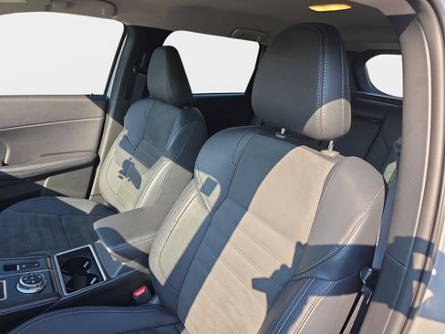 Used 2025 Mitsubishi Outlander SE AWD/4WD image 10