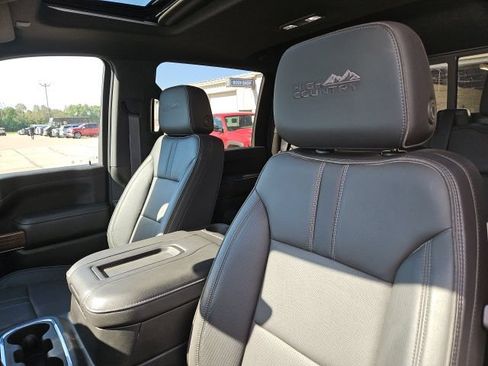 Used 2021 Chevrolet Silverado 3500 High Country AWD/4WD image 17