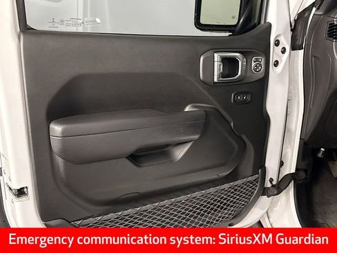 Used 2022 Jeep Gladiator Rubicon w/ Cold Weather Group image 19