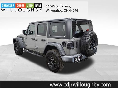Used 2018 Jeep Wrangler Unlimited Sport AWD/4WD image 6