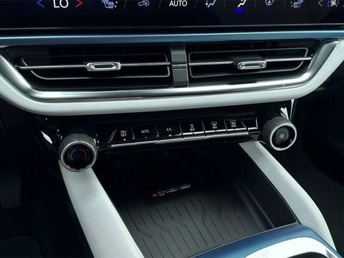 New 2026 Chevrolet Equinox EV LT w/ LPO, Blackout Package image 21