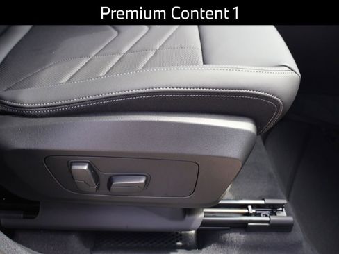 New 2025 BMW X1 xDrive28i w/ Technology Package image 15