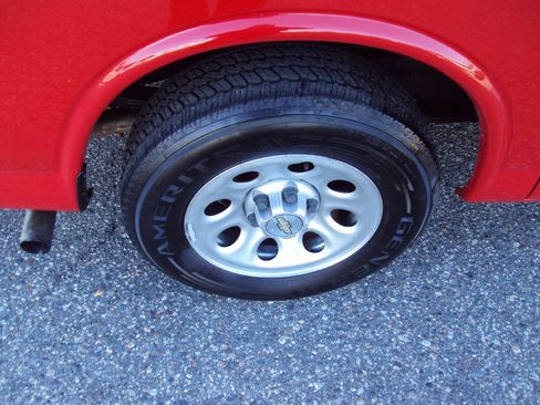 Used 2013 Chevrolet Express 1500 AWD image 29