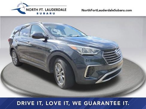 Used 2017 Hyundai Santa Fe SE FWD image 1