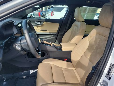 Used 2022 Polestar Polestar 2 Long Range Dual Motor w/ Plus Package image 19