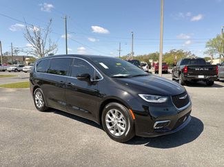 New 2026 Chrysler Pacifica Limited w/ Trailer Tow Group video 1