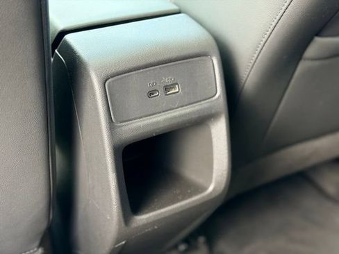 Used 2024 Chevrolet Trax RS w/ Sunroof Package FWD image 24