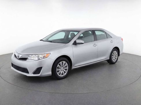 Used 2012 Toyota Camry LE FWD image 1