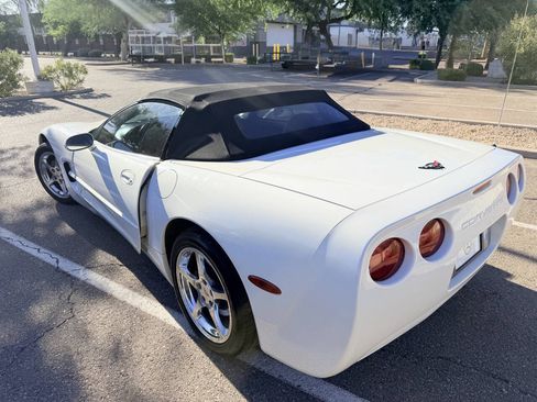 Used 2002 Chevrolet Corvette Convertible w/ Preferred Equipment Group2 RWD image 6